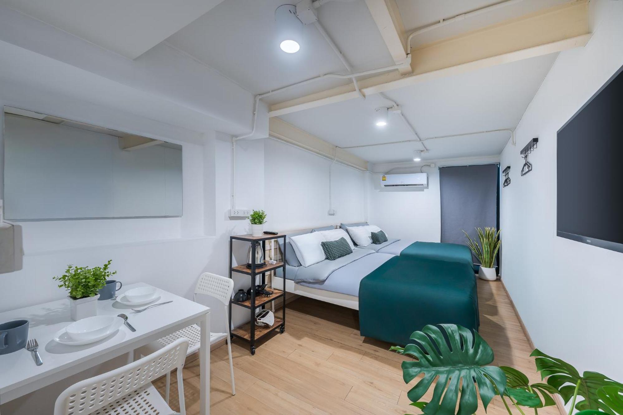 Platinum Deluxe Shopping Apartments Bangkok Exteriör bild