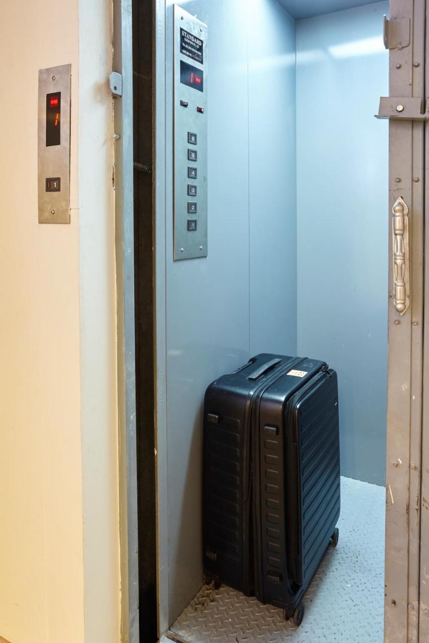 Platinum Deluxe Shopping Apartments Bangkok Exteriör bild